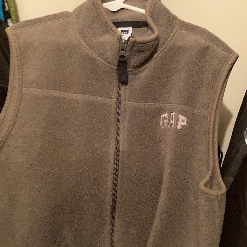 Gap vest